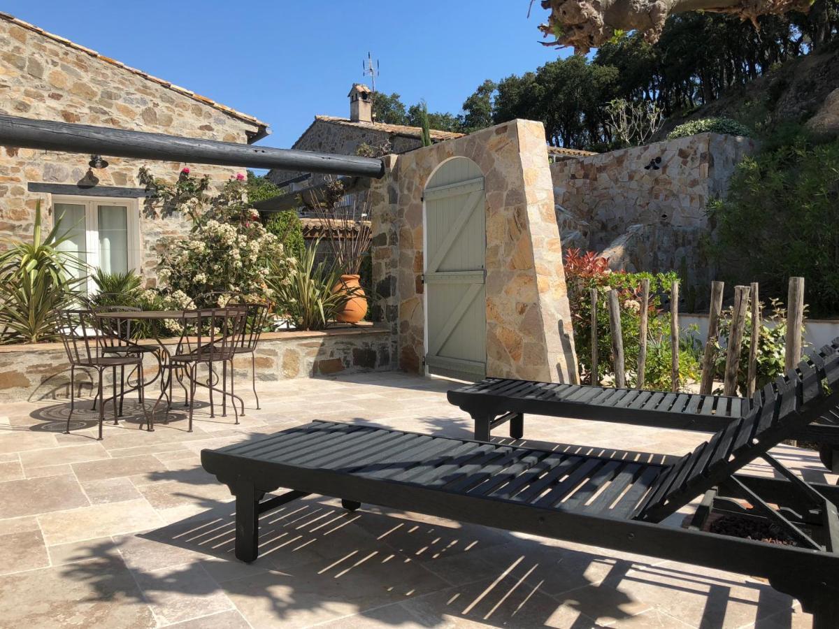 Les Aurochs Bed & Breakfast Grimaud Exterior foto