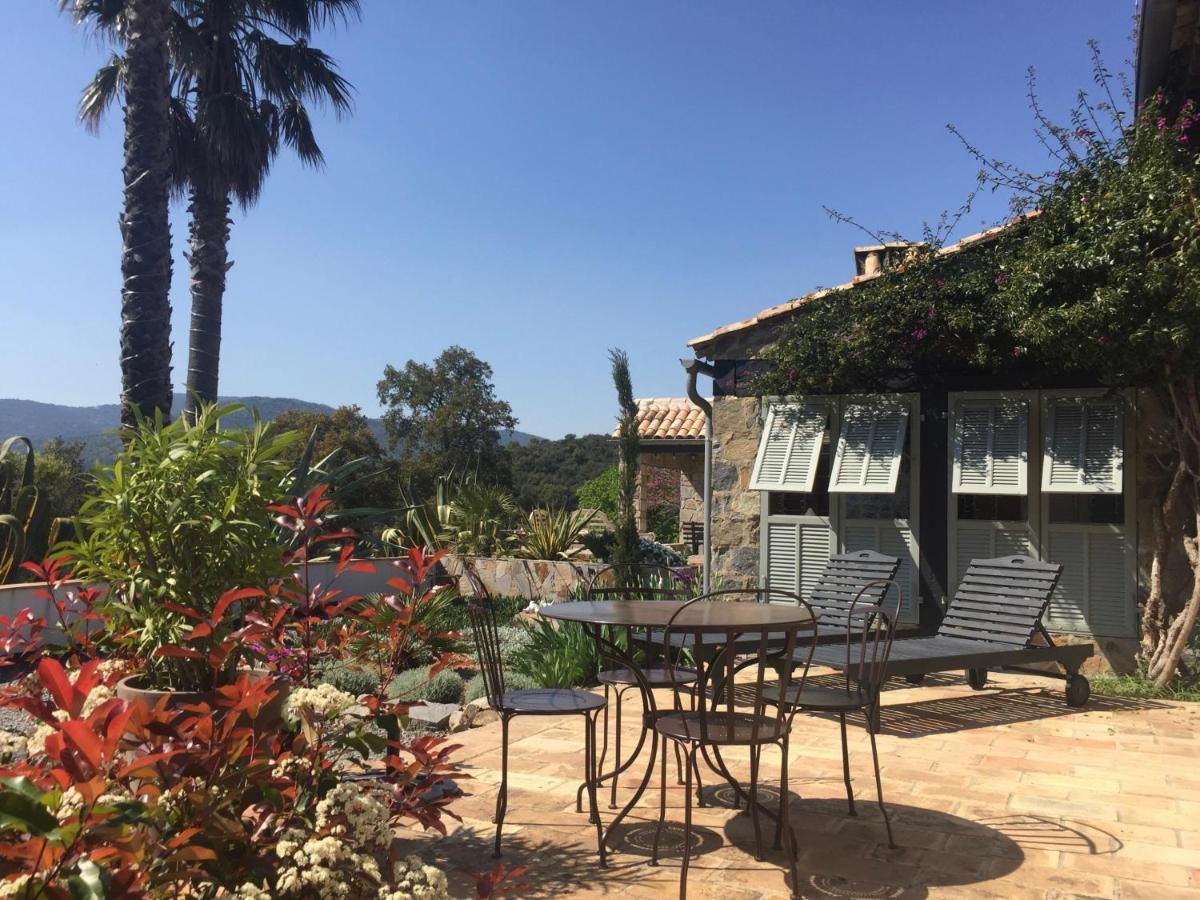 Les Aurochs Bed & Breakfast Grimaud Exterior foto